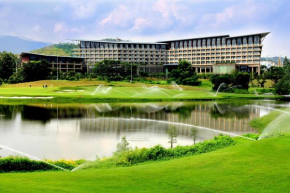 Гостиница Shenzhen Castle Golf Hotel  Шэньчжэнь